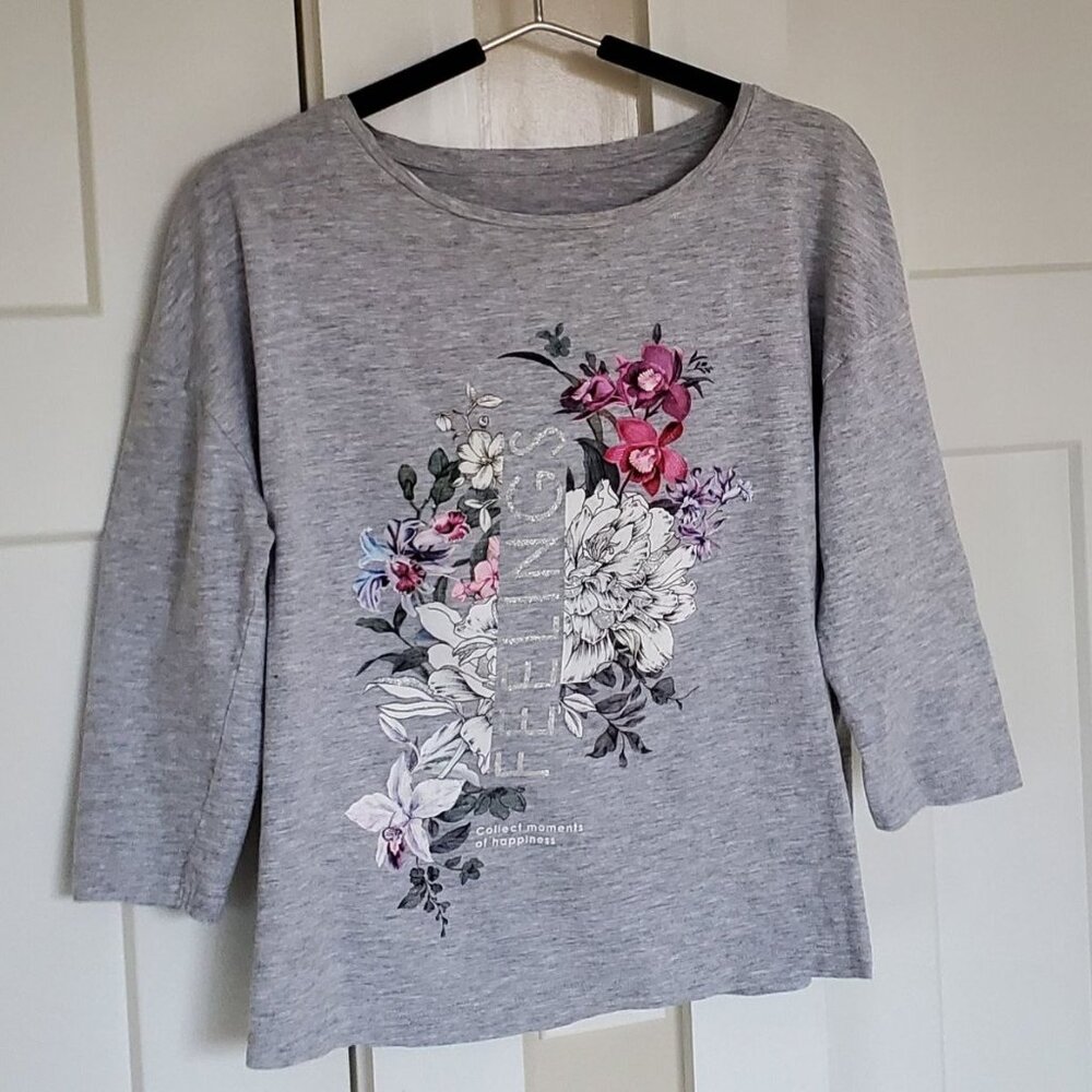 Moda International Women’s Grey Top. Size S